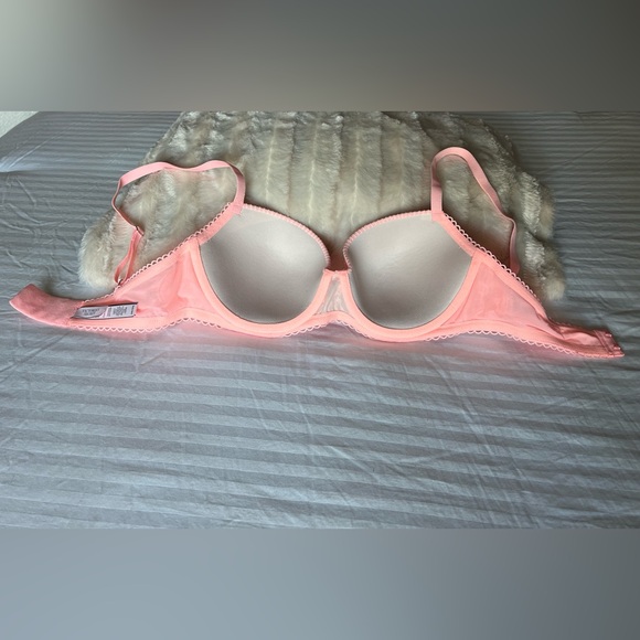 Victoria Secret Dream Angels Light Pink Lace Bra - Picture 9 of 15